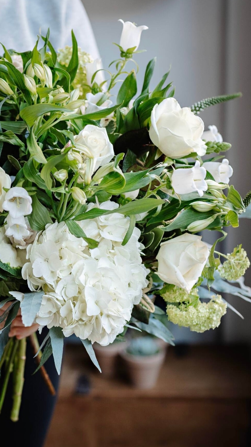 Mother's Day Florist Choice   Natural Neutrals