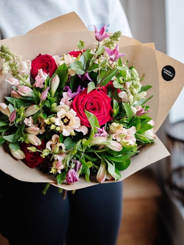 Valentines Florist Choice   Colours